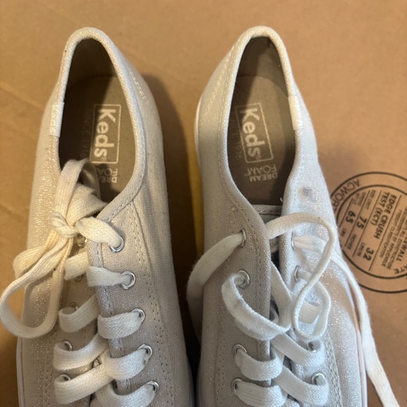 Keds tennis shoes - Picture 2 of 3